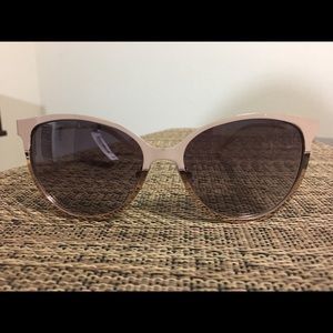 NWT The Limited Gold/Creme Sunglasses!